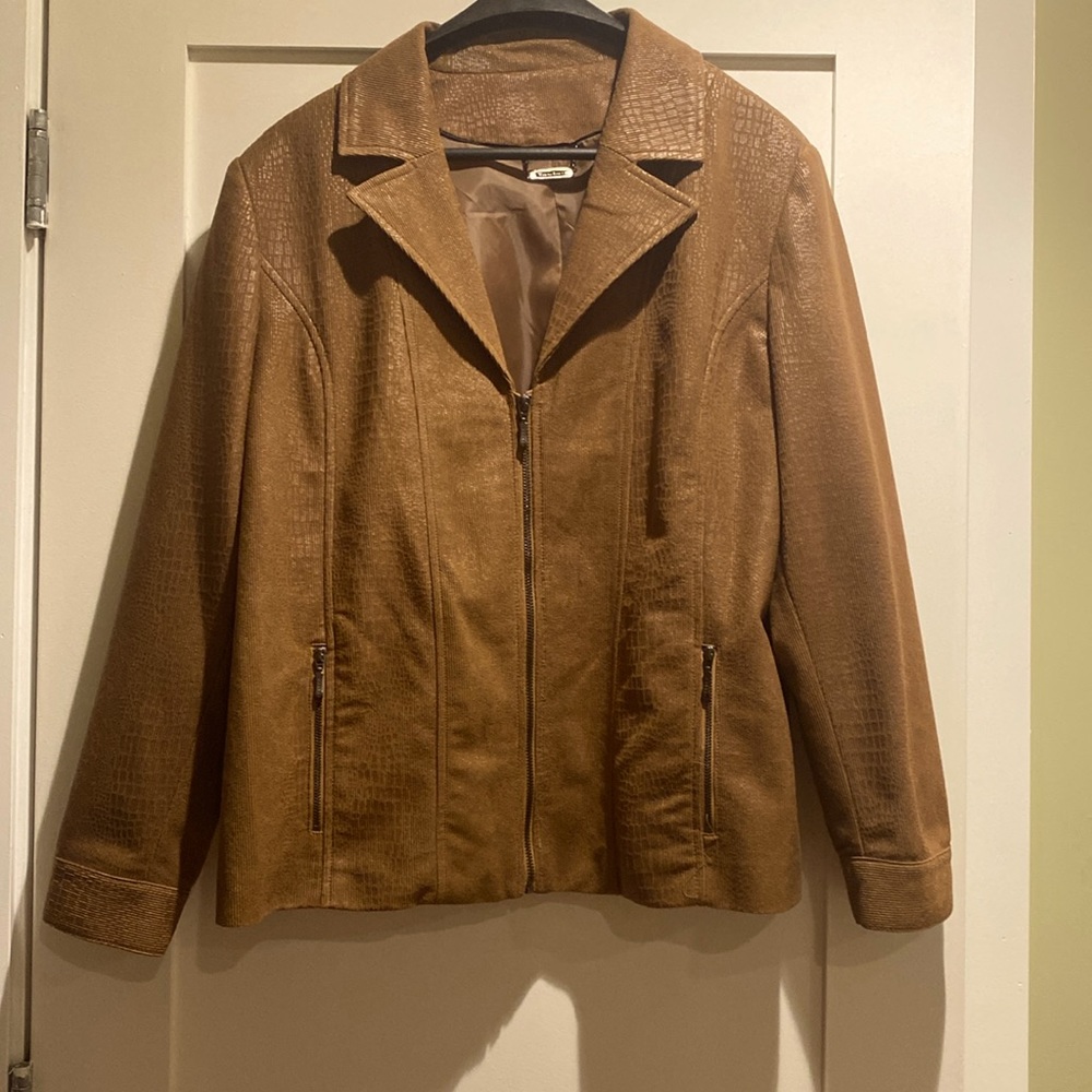 TanJay ladies jacket. Size 16 Like New!!